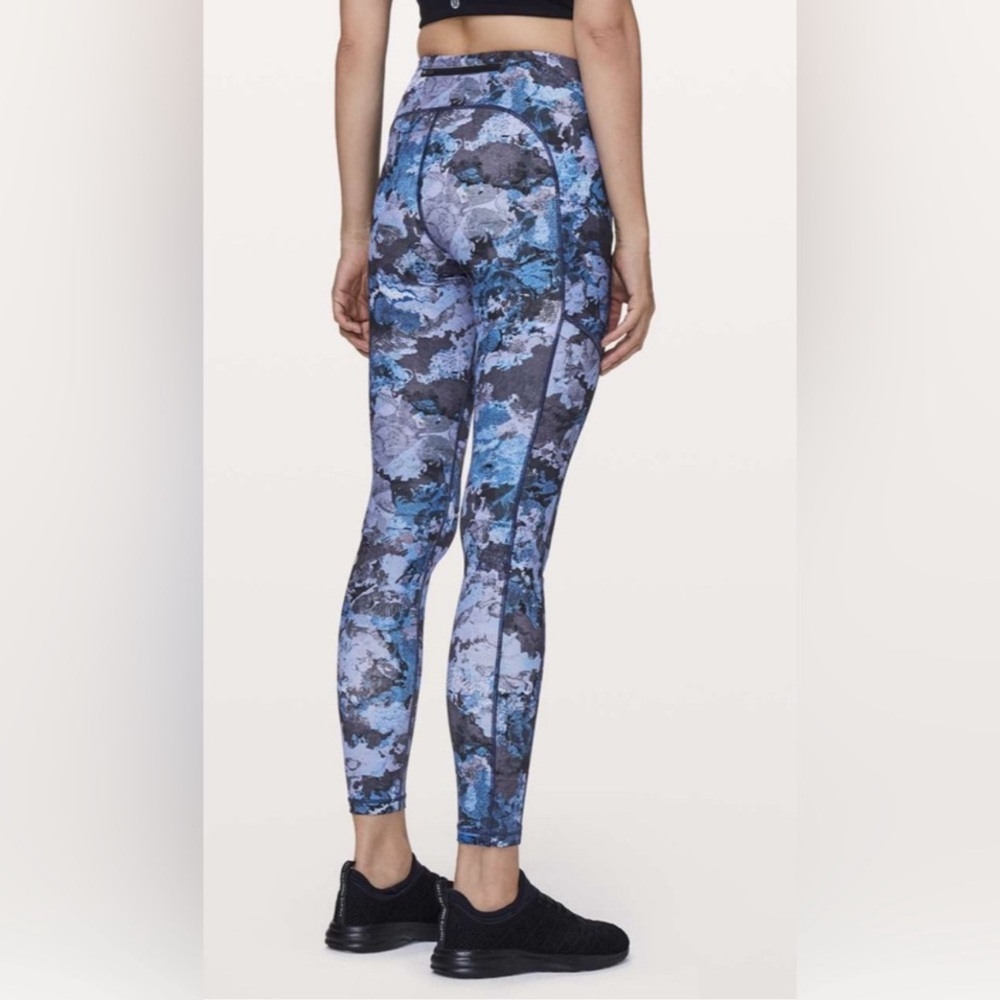 LULULEMON Speed Up Tight *Full-On Luxtreme 28"
Screen Camo Multi Size 6 - Picture 2 of 12